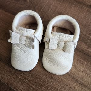Freshly Picked bow moccasins